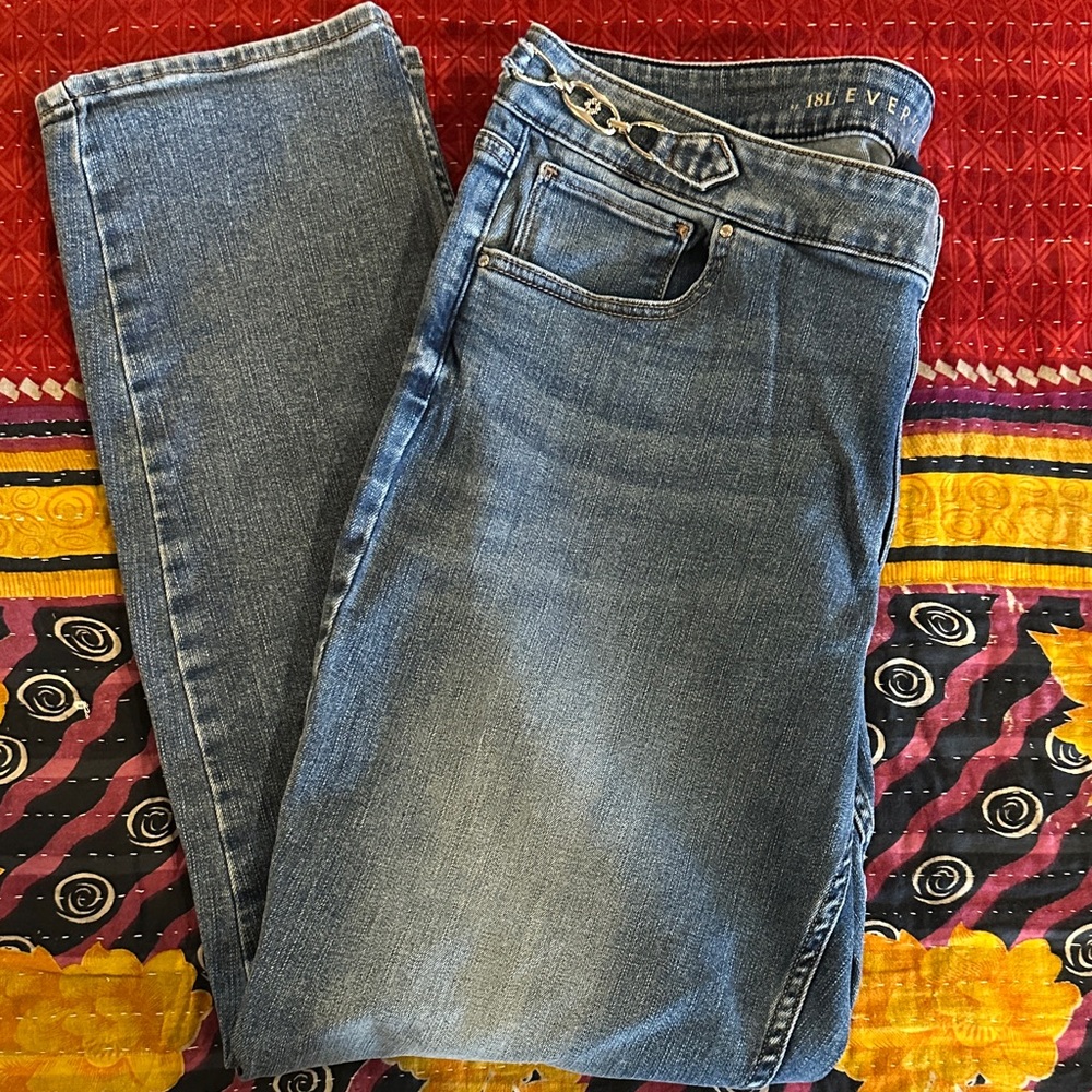 WHBM The Everyday Soft Slim Ankle Jeans With Chain Detail 18L